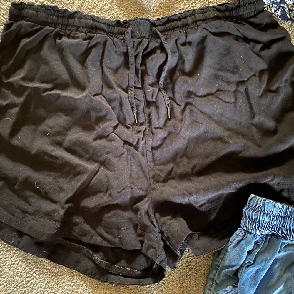 Flowy Shorts - Picture 4 of 6